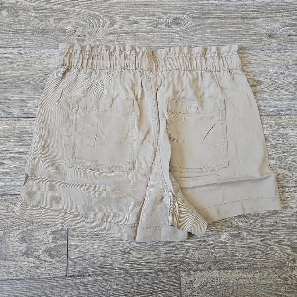 LOFT Khaki Tan Drawstring Paper Bag Shorts - Picture 3 of 9